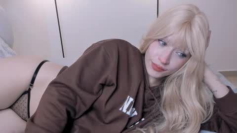 Snapshot of sophiarommie chatting on 11/29/25, 12:57 sophiarommie online show from 11/29/25, 12:57