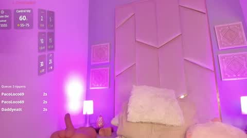 Snapshot of sophiasmiths_ chatting on 01/12/25, 01:05 SophiaSmiths online show from 01/12/25, 01:05