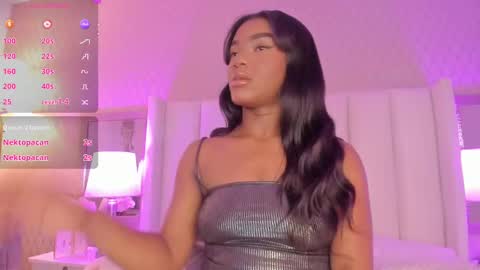 Snapshot of sophiasmiths_ chatting on 02/19/25, 01:18 SophiaSmiths online show from 02/19/25, 01:18