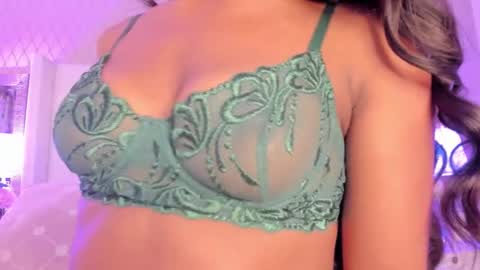 Snapshot of sophiasmiths_ chatting on 09/28/25, 11:37 SophiaSmiths online show from 09/28/25, 11:37