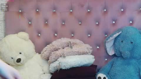 sophiastarr10 online show from 02/18/26, 10:06