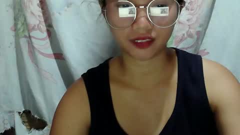 sophie_193 online show from 04/18/26, 07:07
