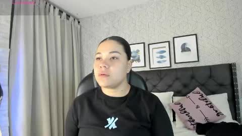 Snapshot of sophie__blare chatting on 05/04/26, 06:59 sophie__blare online show from 05/04/26, 06:59