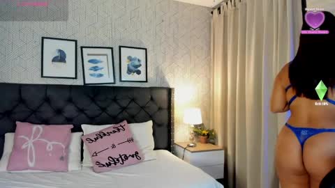 Snapshot of sophie__blare chatting on 05/16/26, 05:34 sophie__blare online show from 05/16/26, 05:34