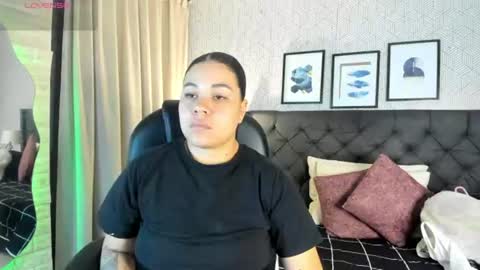 Snapshot of sophie__blare chatting on 06/16/26, 07:05 sophie__blare online show from 06/16/26, 07:05