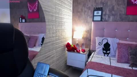 Snapshot of sophie__blare chatting on 07/01/26, 01:13 sophie__blare online show from 07/01/26, 01:13