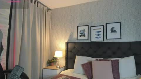 Snapshot of sophie__blare chatting on 07/03/26, 07:09 sophie__blare online show from 07/03/26, 07:09