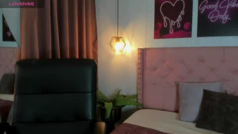 Snapshot of sophie__blare chatting on 07/24/26, 05:22 sophie__blare online show from 07/24/26, 05:22