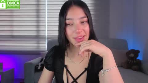 Sophie  online show from 11/19/25, 02:39