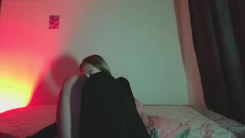 Snapshot of sophie_collins13 chatting on 12/24/24, 12:11 Sophie online show from 12/24/24, 12:11