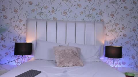 Snapshot of sophie_deargb chatting on 01/14/25, 10:55 Sofia santodomingo online show from 01/14/25, 10:55