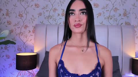 Snapshot of sophie_deargb chatting on 01/23/25, 08:02 Sofia santodomingo online show from 01/23/25, 08:02