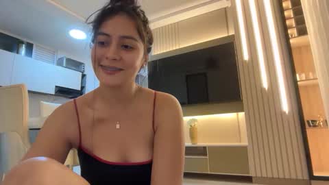 Sophie online show from 04/19/26, 01:49
