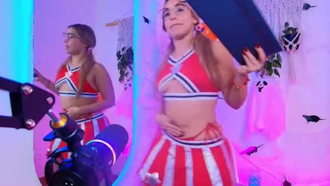 Snapshot of sophie_janner chatting on 10/28/25, 08:18  SOPHIE JANNER online show from 10/28/25, 08:18