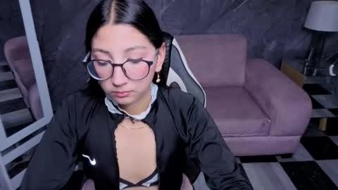 sophie_jones_b online show from 02/24/26, 12:47