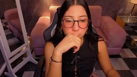 Snapshot of sophie_jones_b chatting on 05/02/26, 12:32 sophie_jones_b online show from 05/02/26, 12:32