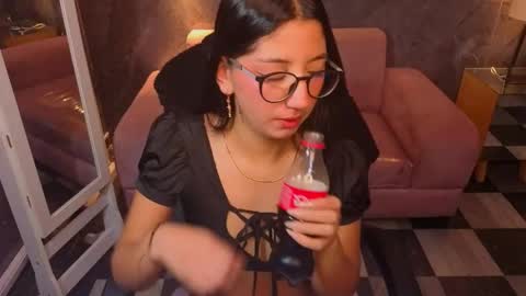 Snapshot of sophie_jones_b chatting on 05/07/26, 01:38 sophie_jones_b online show from 05/07/26, 01:38