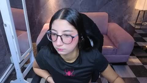 Snapshot of sophie_jones_b chatting on 05/21/26, 12:45 sophie_jones_b online show from 05/21/26, 12:45