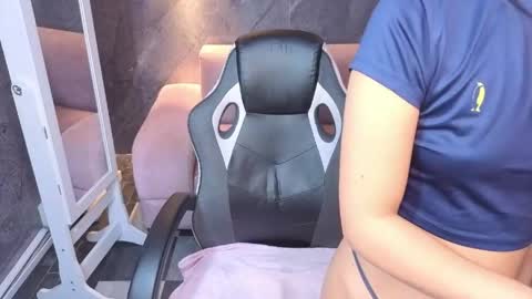 Snapshot of sophie_jones_b chatting on 05/26/26, 12:45 sophie_jones_b online show from 05/26/26, 12:45