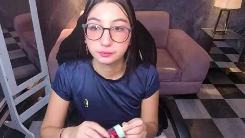 Snapshot of sophie_jones_b chatting on 06/04/26, 12:44 sophie_jones_b online show from 06/04/26, 12:44