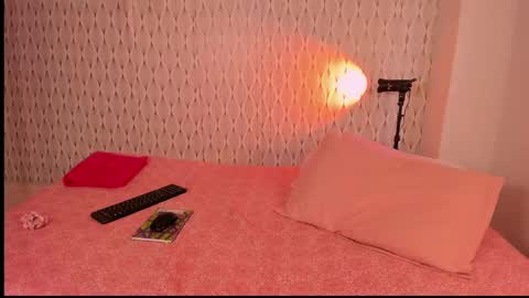 Sophie or Sof online show from 02/07/25, 06:13