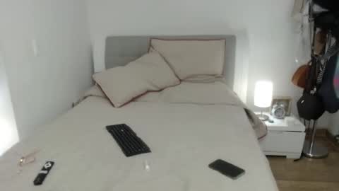 Sofa online show from 09/15/25, 03:17