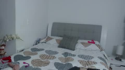 Sofa online show from 11/26/25, 10:55