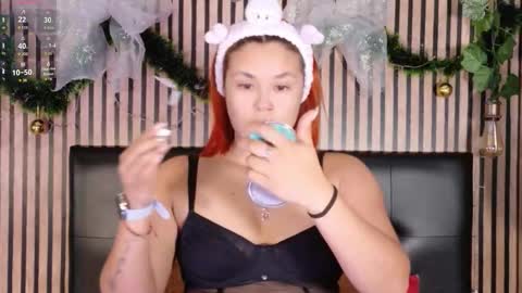 sophie_new25 online show from 12/16/25, 12:43