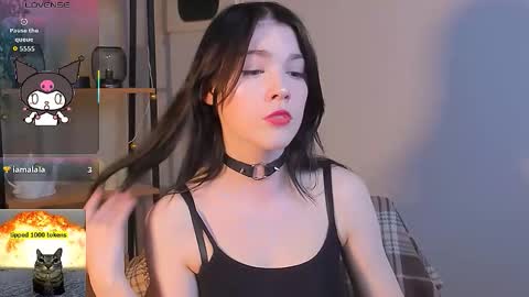 sophie_nomenal_ online show from 10/07/25, 01:52