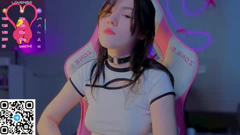 sophie_nomenal_ online show from 02/18/26, 12:12