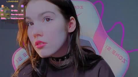 Snapshot of sophie_nomenal_ chatting on 05/12/26, 01:36 sophie_nomenal_ online show from 05/12/26, 01:36