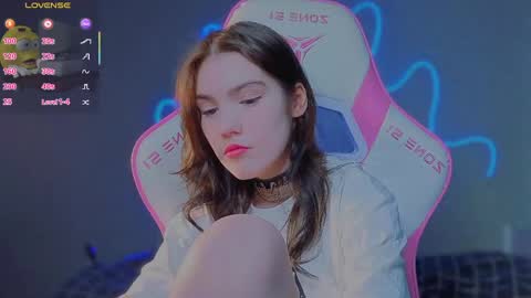Snapshot of sophie_nomenal_ chatting on 05/15/26, 10:50 sophie_nomenal_ online show from 05/15/26, 10:50