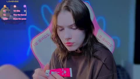 Snapshot of sophie_nomenal_ chatting on 05/22/26, 03:06 sophie_nomenal_ online show from 05/22/26, 03:06