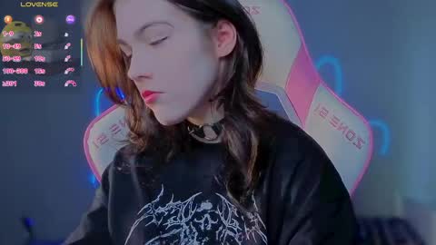 Snapshot of sophie_nomenal_ chatting on 05/28/26, 01:30 sophie_nomenal_ online show from 05/28/26, 01:30