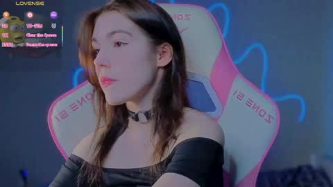 Snapshot of sophie_nomenal_ chatting on 06/03/26, 04:12 sophie_nomenal_ online show from 06/03/26, 04:12