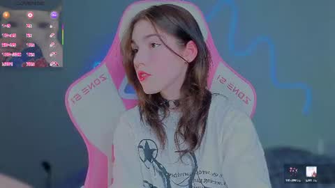 Snapshot of sophie_nomenal_ chatting on 07/04/26, 07:25 sophie_nomenal_ online show from 07/04/26, 07:25