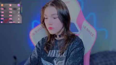 Snapshot of sophie_nomenal_ chatting on 07/05/26, 10:22 sophie_nomenal_ online show from 07/05/26, 10:22