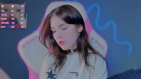 Snapshot of sophie_nomenal_ chatting on 07/08/26, 12:20 sophie_nomenal_ online show from 07/08/26, 12:20