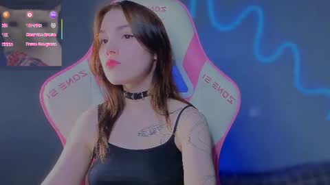 Snapshot of sophie_nomenal_ chatting on 07/24/26, 05:11 sophie_nomenal_ online show from 07/24/26, 05:11