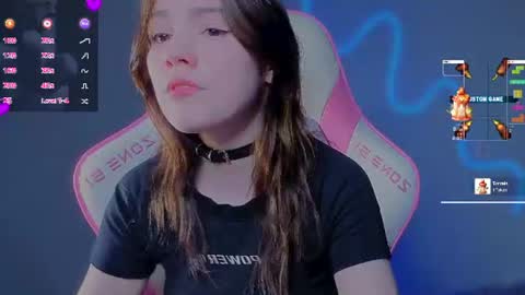 Snapshot of sophie_nomenal_ chatting on 07/25/26, 06:27 sophie_nomenal_ online show from 07/25/26, 06:27