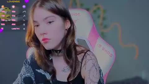 Snapshot of sophie_nomenal_ chatting on 08/04/26, 06:43 sophie_nomenal_ online show from 08/04/26, 06:43