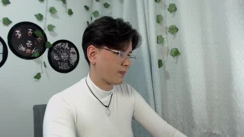 sophie_ross1 online show from 11/27/25, 01:18