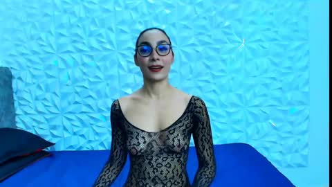 sophie_willow online show from 04/16/26, 07:47