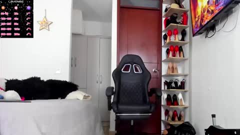 sophiebaker__ online show from 12/22/25, 01:57