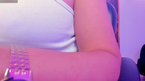 Snapshot of sophiebarnett_ chatting on 07/19/26, 11:41 Sophie online show from 07/19/26, 11:41