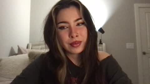 Sophie Belle online show from 11/19/25, 02:11