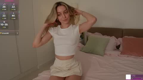 sophiebelll online show from 04/18/26, 11:47