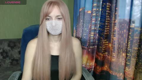 Sophie online show from 04/18/26, 09:13