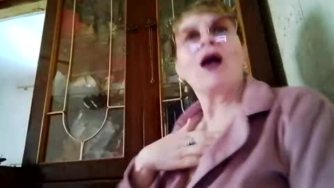 SophieBurnsX online show from 06/04/26, 08:53