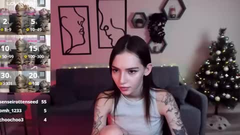 Snapshot of sophiecherrie chatting on 12/11/24, 12:23 Sophie online show from 12/11/24, 12:23